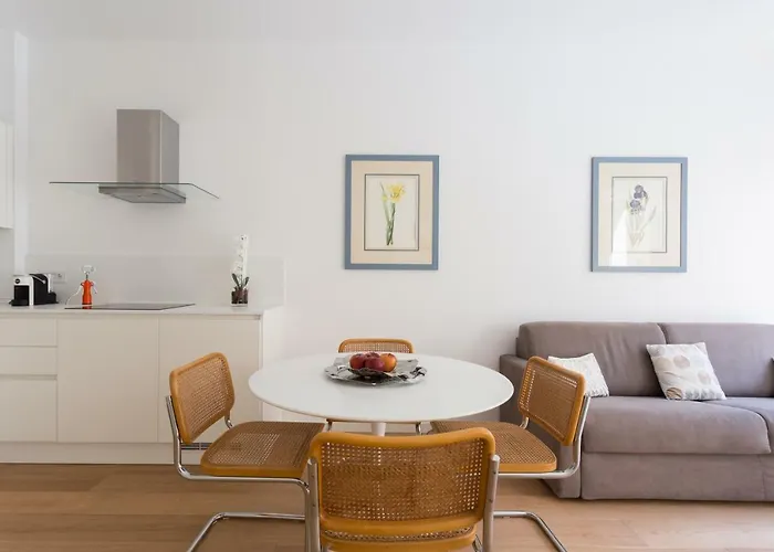 Meravigli 16 - Apt B - Duomo City Center Elegant Apartment