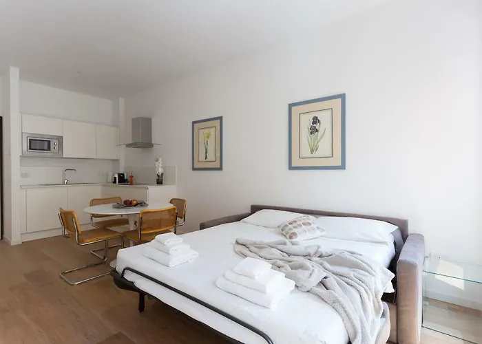 Meravigli 16 - Apt B - Duomo City Center Elegant Apartment